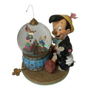 Disney Pinocchio & Figaro Magic Musical Animated Snow Globe Brahm's Waltz READ